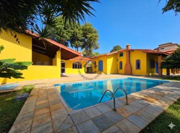 Casa · 298m² · 4 Quartos · 2 Vagas · Casa térrea para aluguel com 4 quartos no Vista Alegre em Vinhedo