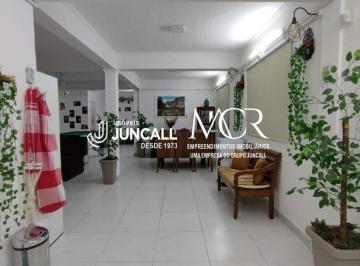 Casa · 141m² · 4 Quartos · 2 Vagas · Casa de 4 quartos e 2 vagas de garagem a venda no bairro Sagrada Família