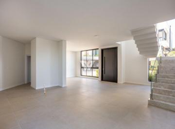 Casa · 351m² · 4 Quartos · 3 Vagas · Casa em condomínio com 3 suítes no bairro Cascatinha
