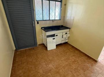 Casa · 65m² · 1 Quarto · 2 Vagas · Casa Residencial com 01 Dormitório para Locação no bairro Jardim Caparroz