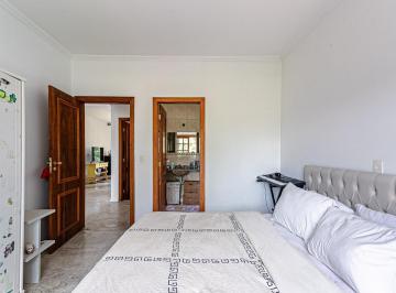 654987fa-0a8f-406f-ac09-6a40520f7804 · Casa no condomínio Morada dos Lagos para venda com 4 quartos, sendo 4 suítes, 365m²