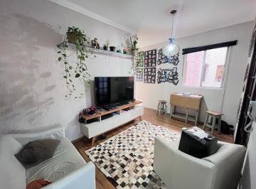 52b841ac17462becd24edac489c2a2263f70cf70 · O imóvel conta com 60m² muito bem distribuídos, oferecendo 3 dormitórios, ideal para famílias que bu