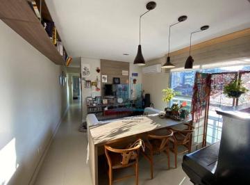 a76975feed3ef8a1c6c3c09e34c364d8bac79c39 · Vende-se apartamento na Ponta da Praia, Santos-SP., com 2 quartos. Vaga demarcada e piscina.
