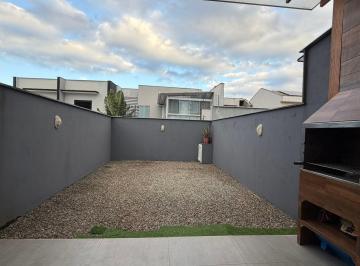 Casa · 125m² · 3 Quartos · 2 Vagas · Casa geminada no bairro Saguaçu em Joinville-SC