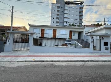 Casa · 20m² · 1 Quarto · 1 Vaga · Casa para alugar no bairro Morrotes - Tubarão/SC