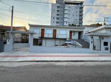 Casa · 20m² · 1 Quarto · 1 Vaga · Casa para alugar no bairro Morrotes - Tubarão/SC