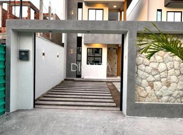 Casa · 99m² · 3 Quartos · 2 Vagas · Casa Alto Padrão 3 Suítes - Eusébio