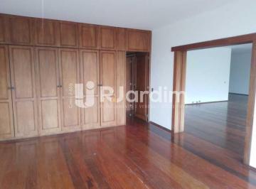 Apartamento · 330m² · 3 Quartos · 2 Vagas · Flamengo | 330m², 3 Quartos (2 Suítes), Varandão e 2 Vagas, Andar Alto