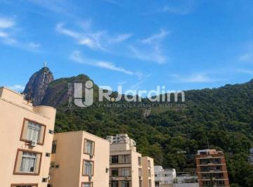 Apartamento · 70m² · 1 Quarto · 1 Vaga · Apartamento Reformado no Largo dos Leões | 70m², Suíte com Closet e Vaga