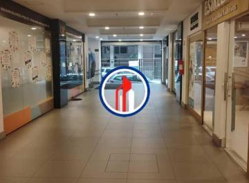 Comercial · 32m² · 1 Quarto · Loja no Polo Gastronômico na Rua Pinheiro