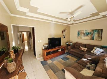 Casa · 220m² · 3 Quartos · 2 Vagas · Casa à venda em Piracicaba, Santa Terezinha, com 3 quartos, com 220 m²