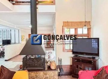 Casa · 338m² · 3 Quartos · 5 Vagas · Sobrado 3 suítes mobiliado no Campestre (Santo André) | Lareira, espaço gourmet e 5 vagas