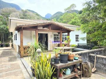 f28b5a2ce8140cf7b05c3f2fca52d811a4aec7d7 · Casa com 3 dormitórios à venda, 323 m² por R$ 1.300.000,00 - Araras - Petrópolis/RJ