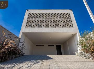Casa · 137m² · 2 Quartos · 2 Vagas · Sobrado em condomínio fechado Acqua Park II Capela Velha Araucária com 02 suítes - arquitetura moder