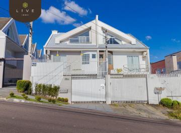 Casa · 163m² · 3 Quartos · 3 Vagas · Sobrado Triplex com 03 quartos, sendo 01 suíte com hidromassagem, 03 vagas de garagem, no bairro Vis