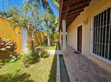 6pp4lnm2owrmyjq1zgywnwqx_md · Casa à Venda com 3 quartos, 1 suíte, com jardim e churrasqueira.