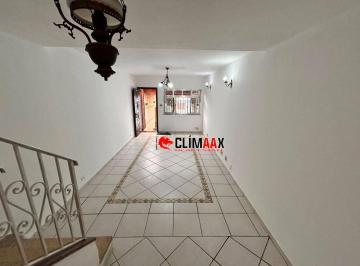 bbd2e308b8fac91f1faa0698c8cc678a2bf8000d · Sobrado em Vila Madalena com 124m², sala, quintal e edícula - Zona Oeste SP