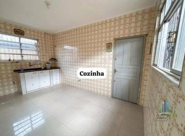 d562cee53d16e660075cb35ca2a7f04069bc8e1f · Casa em São Vicente com Edícula