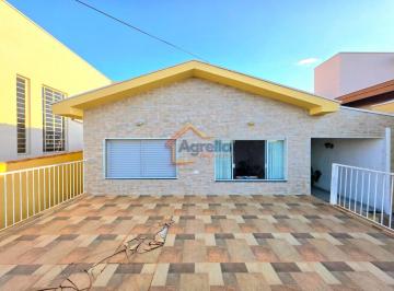 Casa · 194m² · 3 Quartos · 2 Vagas · CASA COM 3 DORMITÓRIOS E 1 SUÍTE À VENDA NO JARDIM ITAMARATY - MOGI GUAÇU/SP