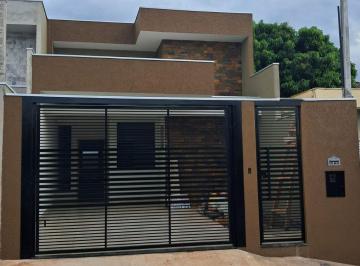 Casa de 3 quartos, Maringá · Casa no Jardim Liberdade
