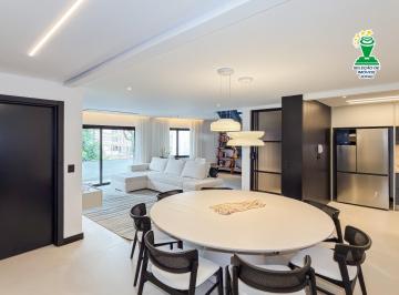 Casa · 221m² · 4 Quartos · 2 Vagas · Casa à venda - na Água Verde