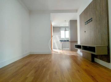 Sala Apartamento Marjor Solon Cambui · Eficiência e Sofisticação no Coração do Cambuí: Apartamento com Sol da Manhã no Edifício Brest
