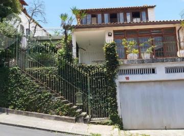 796f8230b3b0960555f6833f61e18f94ac506211 · CASA COM 5 QUARTOS, SENDO 3 SUITES