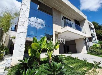 3c37b4add1fe72b9e13ac82dc8ede6a935debcd7 · Casa com rooftop e vista panorâmica no Green Village Park, em frente ao Parque Italiano | 3 suítes e