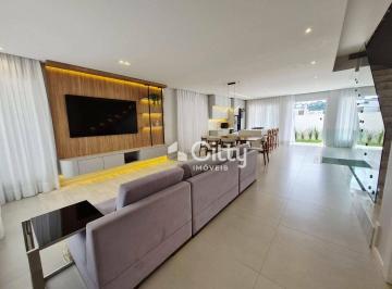 33473134424ed52fa14d80cc1c40ccf4be46646f · Casa com rooftop, 3 suítes e 286 m² no Vivendas do Bosque – Santa Cândida por R$ 1.890.000