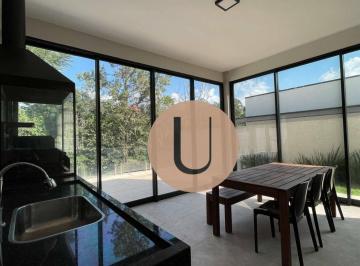 712f379e0feeb23f0008569d2ffcf20138e8b2e7 · Casa Térrea Completa com Piscina e Vista para Área Verde