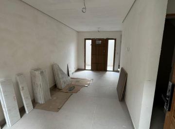 Casa · 70m² · 2 Quartos · 2 Vagas · Sobrado com 2 suítes à venda no bairro Jd. das Flores em Osasco com 70m² e 2 vagas cobertas próximo