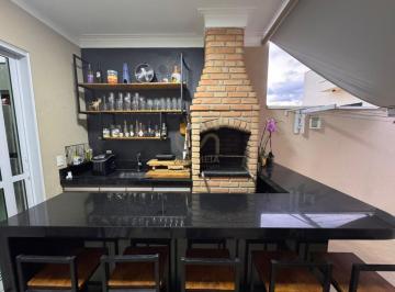 Foto 01 · Linda Casa em Condomínio à Venda em Indaiatuba: 3 Quartos, 1 Suíte e 2 Vagas de Garagem no Jardins d