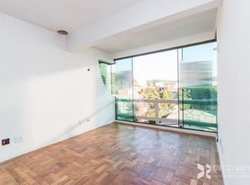 Apartamento de 2 quartos, Porto Alegre · Cobertura em rua tranquila e tradicional no bairro