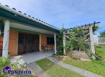 Casa · 121m² · 3 Quartos · 1 Vaga · C256 - Ótima residência composta por 03 dormitórios em região de moradores