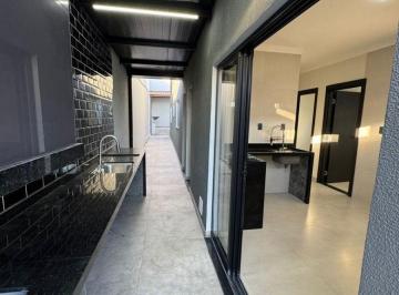 Casa de 3 quartos, São José dos Campos · Casa reformada no Bosque dos Eucaliptos, area gourmet, com 3 dorms / Aceita permuta