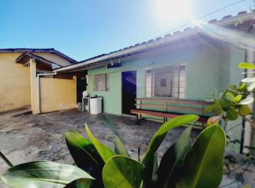 Casa de 3 quartos, Itanhaém · Casa com 3 quartos e churrasqueira em Itanhaém.