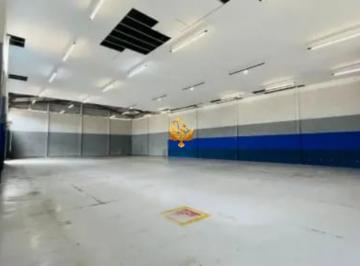Foto 01 · Galpão para Locação no Centro de Taubaté-SP: 5 Salas, 2 Banheiros, 80 Vagas de Garagem, 1.200m² de Á