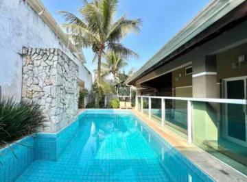Casa · 230m² · 3 Quartos · 2 Vagas · Casa Térrea à Venda, 3 Dormitórios com Suíte, 2 Vagas Cobertas, 360m2 em Canto do Forte, Praia Grand