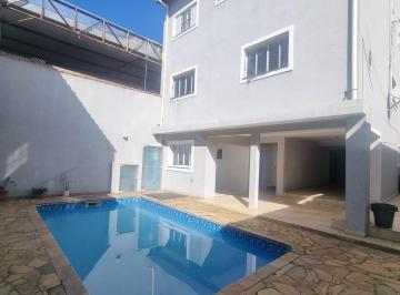 Casa · 450m² · 5 Quartos · 4 Vagas · Sobrado à venda, com 5 quartos, 3 suítes, área gourmet com piscina e churrasqueira - Jardim Adriana,