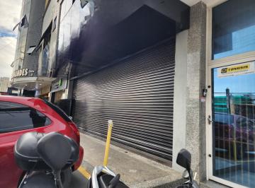 Comercial · 200m² · 4 Vagas · Salão comercial para locação com 200m2 na Av. Salgado Filho, Centro, Guarulhos, SP