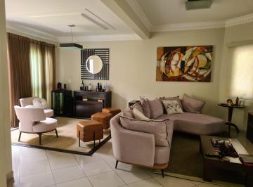 Casa · 254m² · 3 Quartos · 4 Vagas · Sobrado em Condomínio Fechado, em Vila São Judas Tadeu com 3 suítes despensa e dependência de empreg