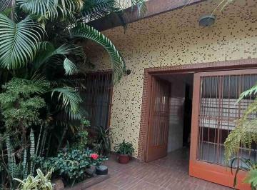 Casa · 137m² · 2 Quartos · 3 Vagas · Sobrado à Venda na Vila Galvão, 2 quartos, 3 vagas de garagem + Edícula, localização privilegiada em
