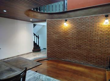 Casa · 246m² · 3 Quartos · 5 Vagas · Casa estilosa e rica em arquitetura para locação ou venda em Vila Rosália - Guarulhos - SP