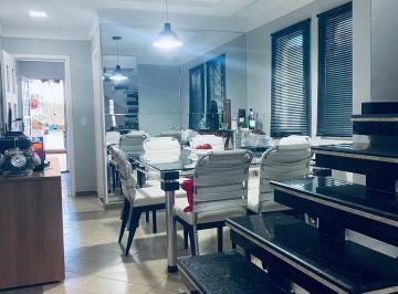Casa · 150m² · 3 Quartos · 3 Vagas · Sobrado à venda com 3 dormitórios, sendo 1 suíte, 3 banheiros, 3 vagas de garagem, 150m², Jardim Vil