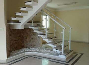 Casa · 160m² · 3 Quartos · 2 Vagas · Lindo e Espaçoso Sobrado a Venda de 160metros com 3 dormitórios,  2 vagas de carro, ótima localizaçã