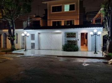 Casa · 700m² · 4 Quartos · 3 Vagas · Sobrado para alugar com 4 quartos, 3 salas, sistema de câmeras e salão comercial com fino acabamento