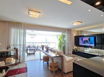Apartamento · 135m² · 3 Quartos · 2 Vagas · Apartamento à venda no Tatuapé com 135 metros, 3 dormitórios, 3 suítes e 2 vagas.