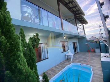 Casa · 163m² · 5 Quartos · 1 Vaga · Casa à venda - em Meia Praia