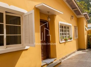 Casa · 170m² · 3 Quartos · 1 Vaga · Imperdível: Casa para locação no Campo Belo, São Paulo-SP! 3 quartos, 2 salas, 3 banheiros, 1 vaga d