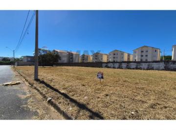 Terreno · 195m² · Terreno plano em ótima localização no Residencial Adriano Ferreira próximo a Chácara São Paulo